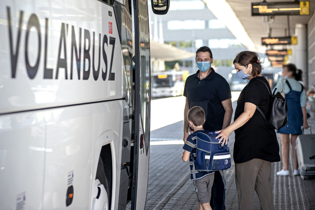 Május 1-jétől visszaáll az első ajtós felszállási rend