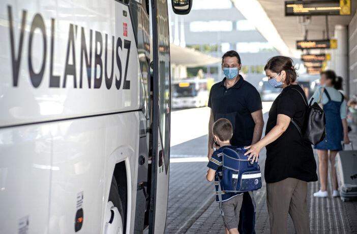 Május 1-jétől visszaáll az első ajtós felszállási rend