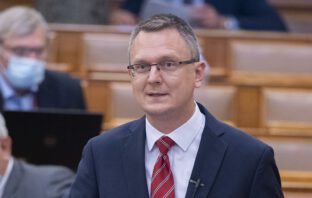 Rétvári: a cserkészettel Magyarország erősödik