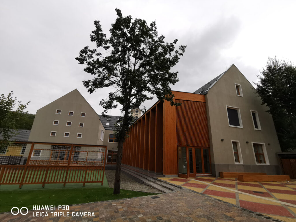 Befejeződött a visegrádi Áprily Lajos Általános Iskola bővítése