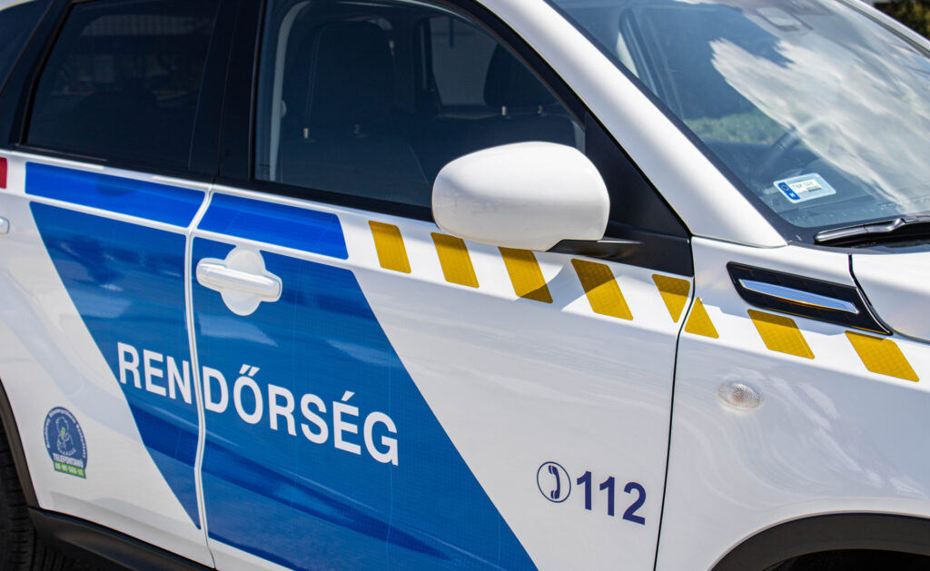 Összeütközött két személyautó Szentendrén