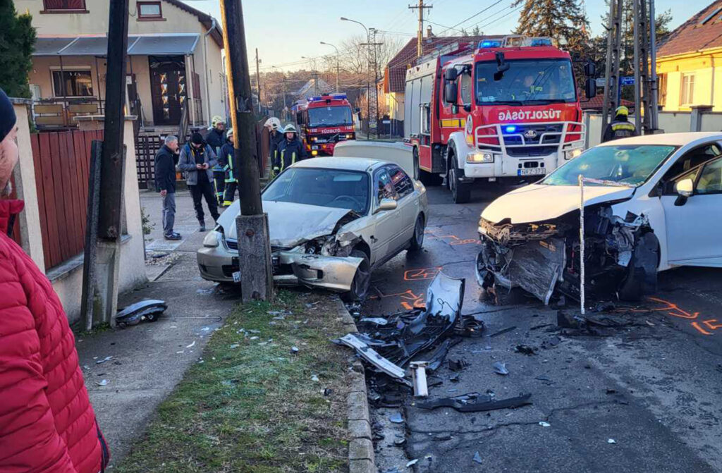 Frontális karambol Dunakeszin