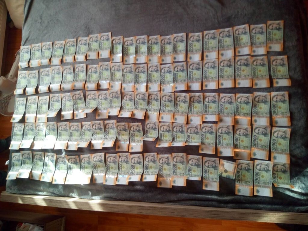 Dübörög a Mátrix projekt