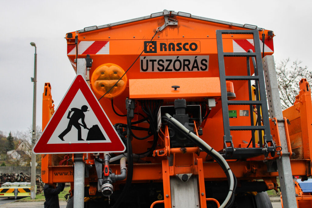 Hófúvásra figyelmeztet a Magyar Közút