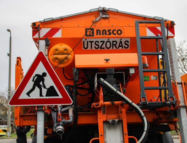 Ismét havazás érkezik – figyelmeztet a Magyar Közút