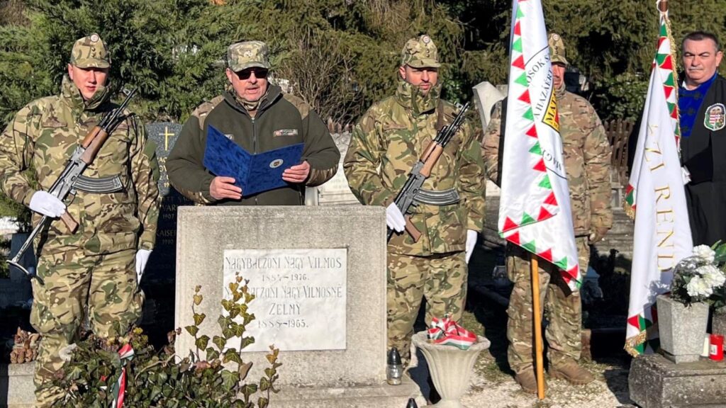 Ezúttal Pilisvörösvárról Piliscsabáig meneteltek a doni emléktúra résztvevői