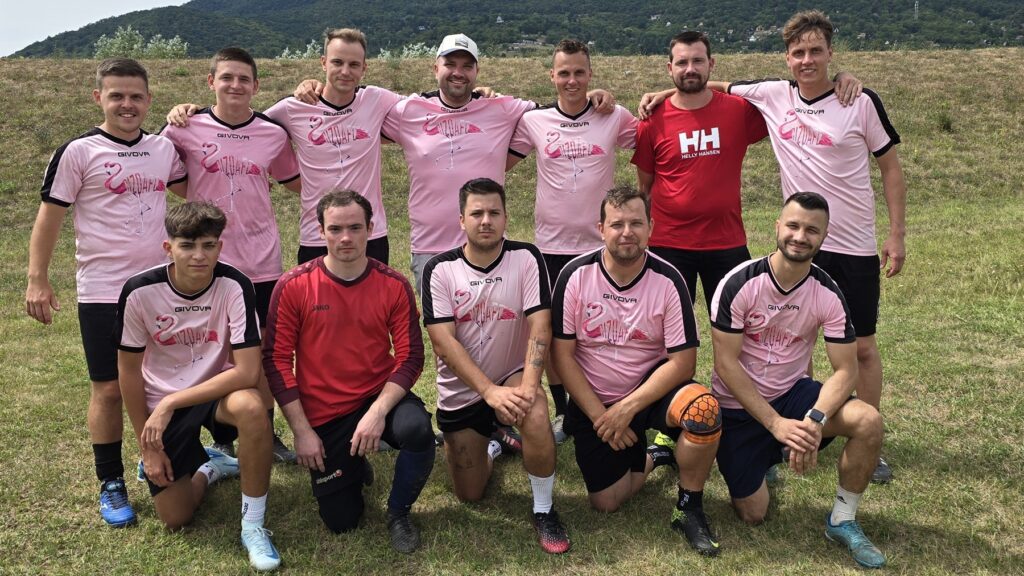 A Gizda FC emelhette magasba a trófeát a visegrádi 6. Polyák József Emléktornán