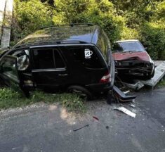 Kidöntött egy villanyoszlopot egy jármű Pilisszentkereszten