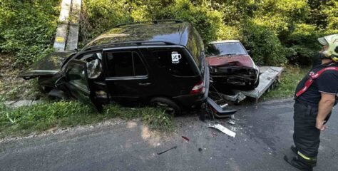 Kidöntött egy villanyoszlopot egy jármű Pilisszentkereszten