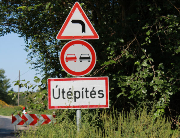 Téli károk után helyreállítás: hamarosan indulnak az útfelújítások vármegyénkben