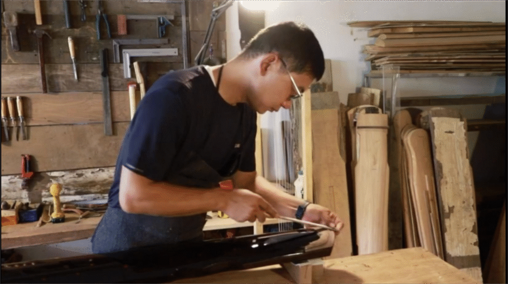 Zhuo Qin Kézművesség: Évezredes Hang Megőrzése Művészi Kézművességgel