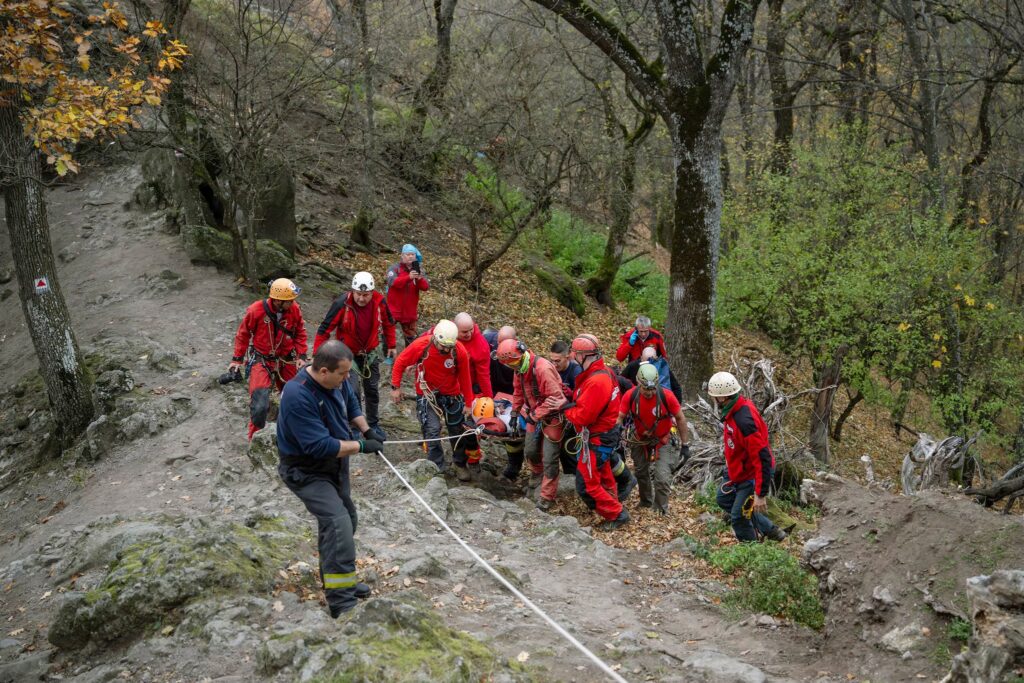 Mentőakció a Vadálló-köveknél