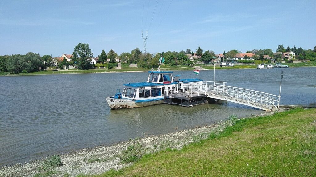 Leállt a révközlekedés Kisoroszinál