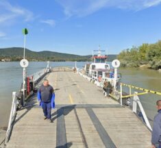 Alacsony vízállás miatt leállt a visegrádi komp