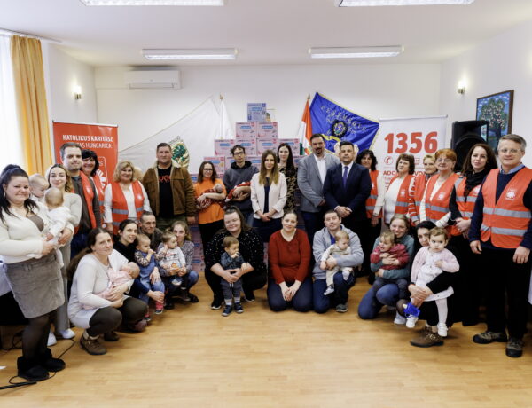 Idén is folytatódik a dm és Karitász „Együtt a babákért” programja