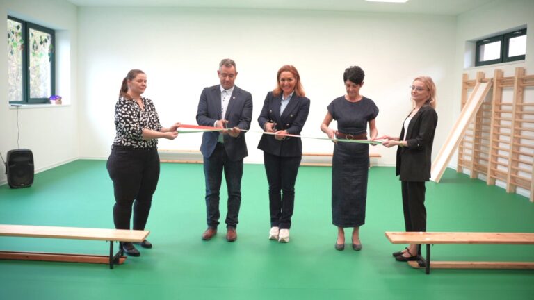 Tornaszobát és szertárt avattak a Visegrádi Fellegvár Óvodában