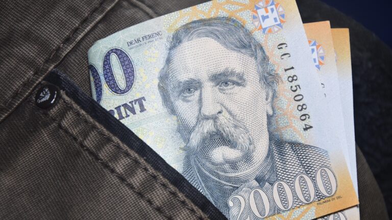 Megszűnt az OTP automata a bezárt pilisvörösvári SPAR-nál
